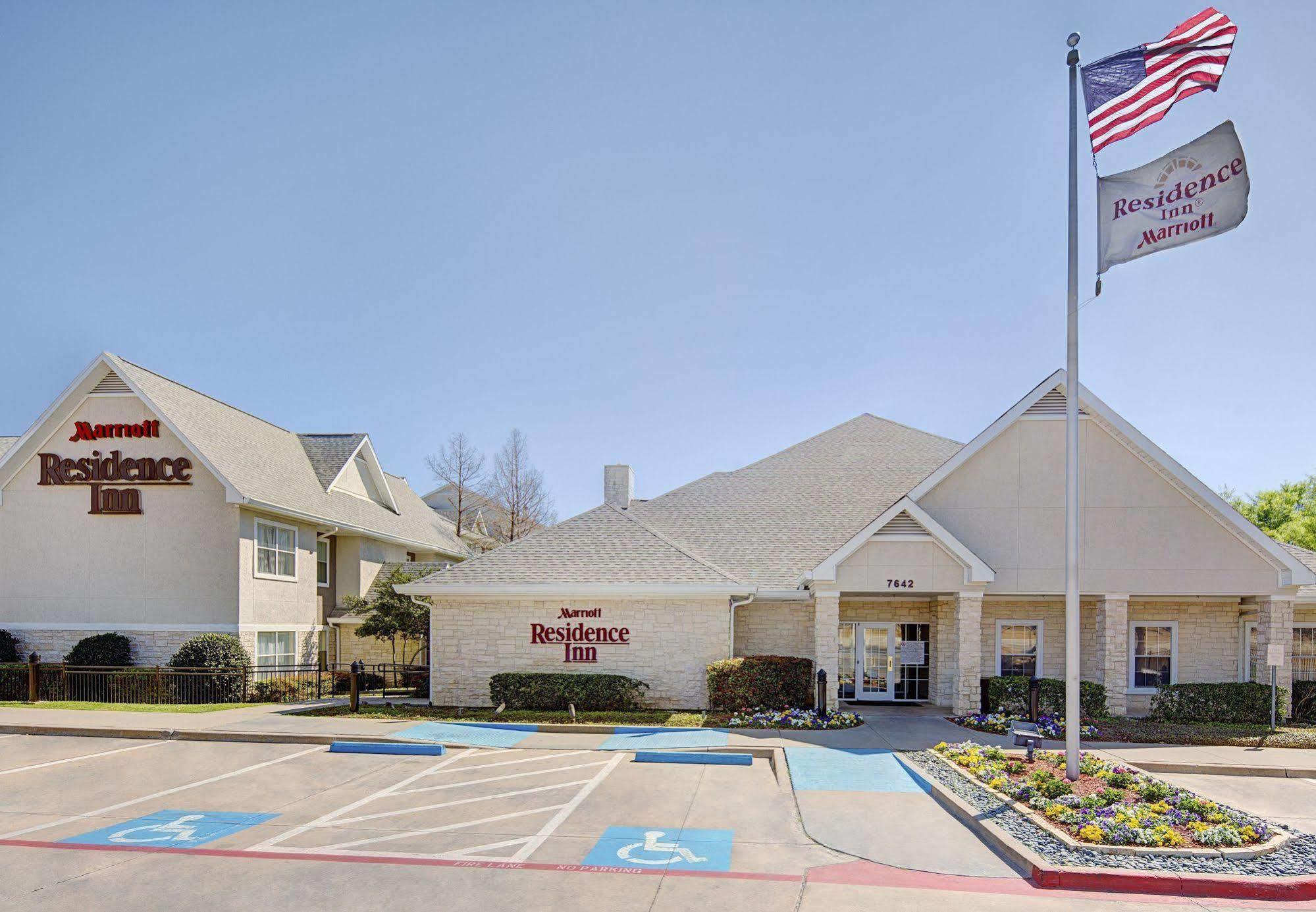 Residence Inn Dallas Park Central Exteriör bild